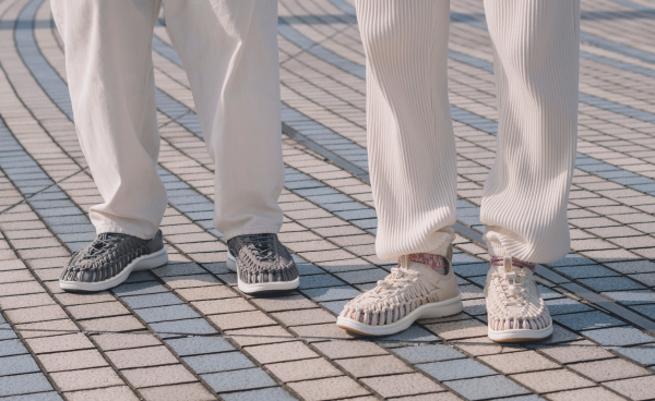 Men's UNEEK O3 Sneaker Sandal | Birch/Star White